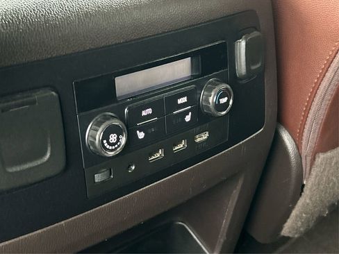 Used 2018 Chevrolet Suburban Premier image 40