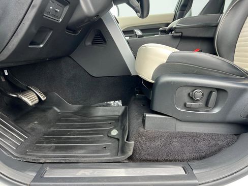 Used 2021 Land Rover Discovery HSE R-Dynamic AWD/4WD image 52