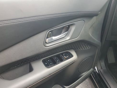 Certified 2023 Nissan Ariya FWD image 13