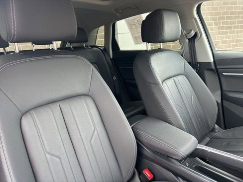 Certified 2024 Audi Q8 e-tron Premium image 35