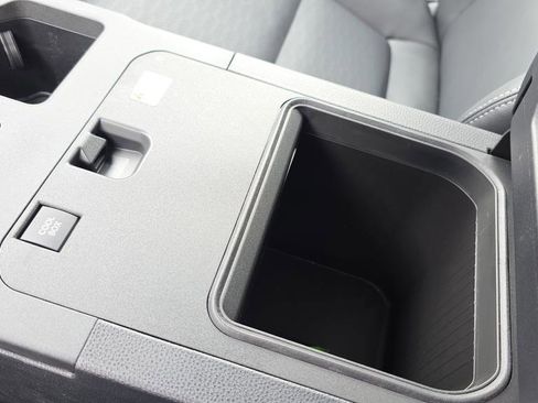 Used 2024 Toyota Land Cruiser image 25