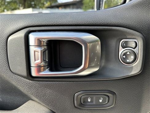 Used 2021 Jeep Gladiator Rubicon image 33