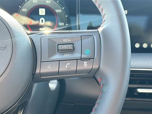 New 2026 Nissan Kicks SR image 18