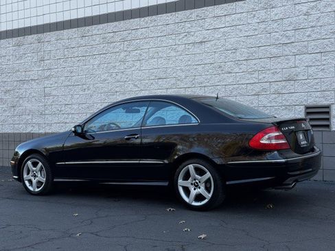 Used 2005 Mercedes-Benz CLK 500 Coupe image 2