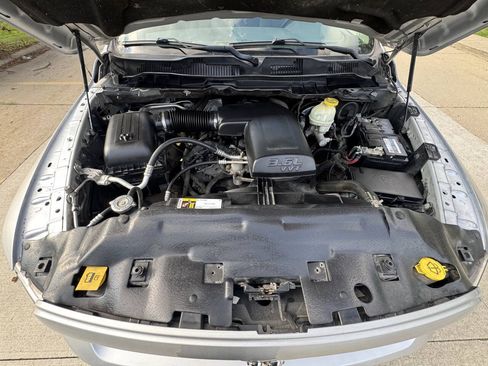 Used 2019 RAM 1500 Express AWD/4WD image 2