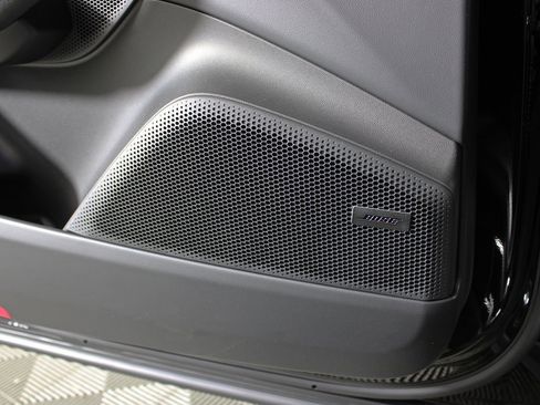 Used 2025 Porsche Macan 4 Electric image 17