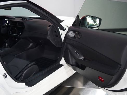 Used 2025 Nissan Z Sport w/ Floor Mat Package RWD image 75