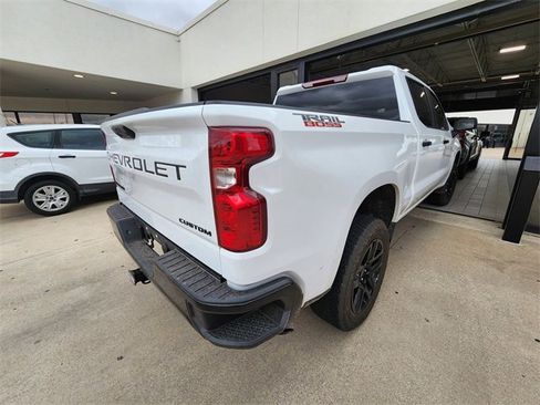 Used 2026 Chevrolet Silverado 1500 Custom Trail Boss w/ Turbomax Blackout Package AWD/4WD image 4
