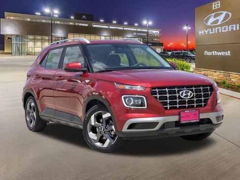 Certified 2024 Hyundai Venue Limited FWD image 3