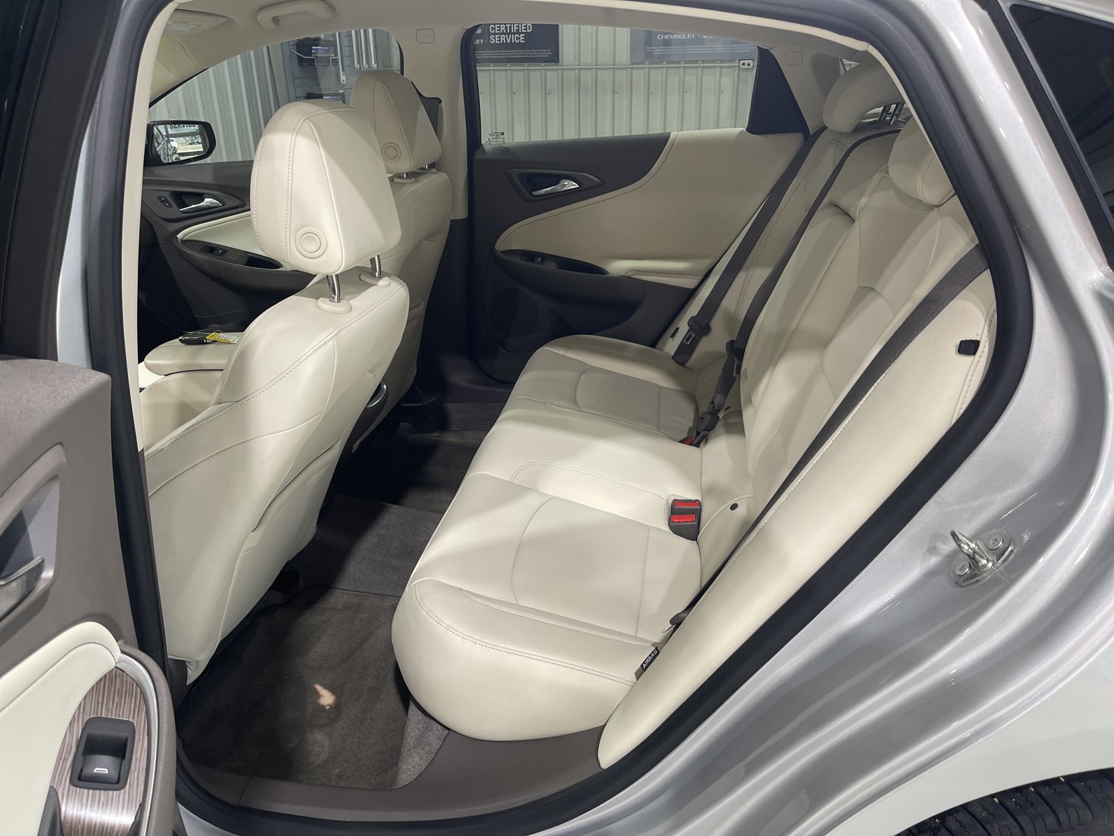 Used 2019 Chevrolet Malibu LT w/ Leather Package FWD image 12