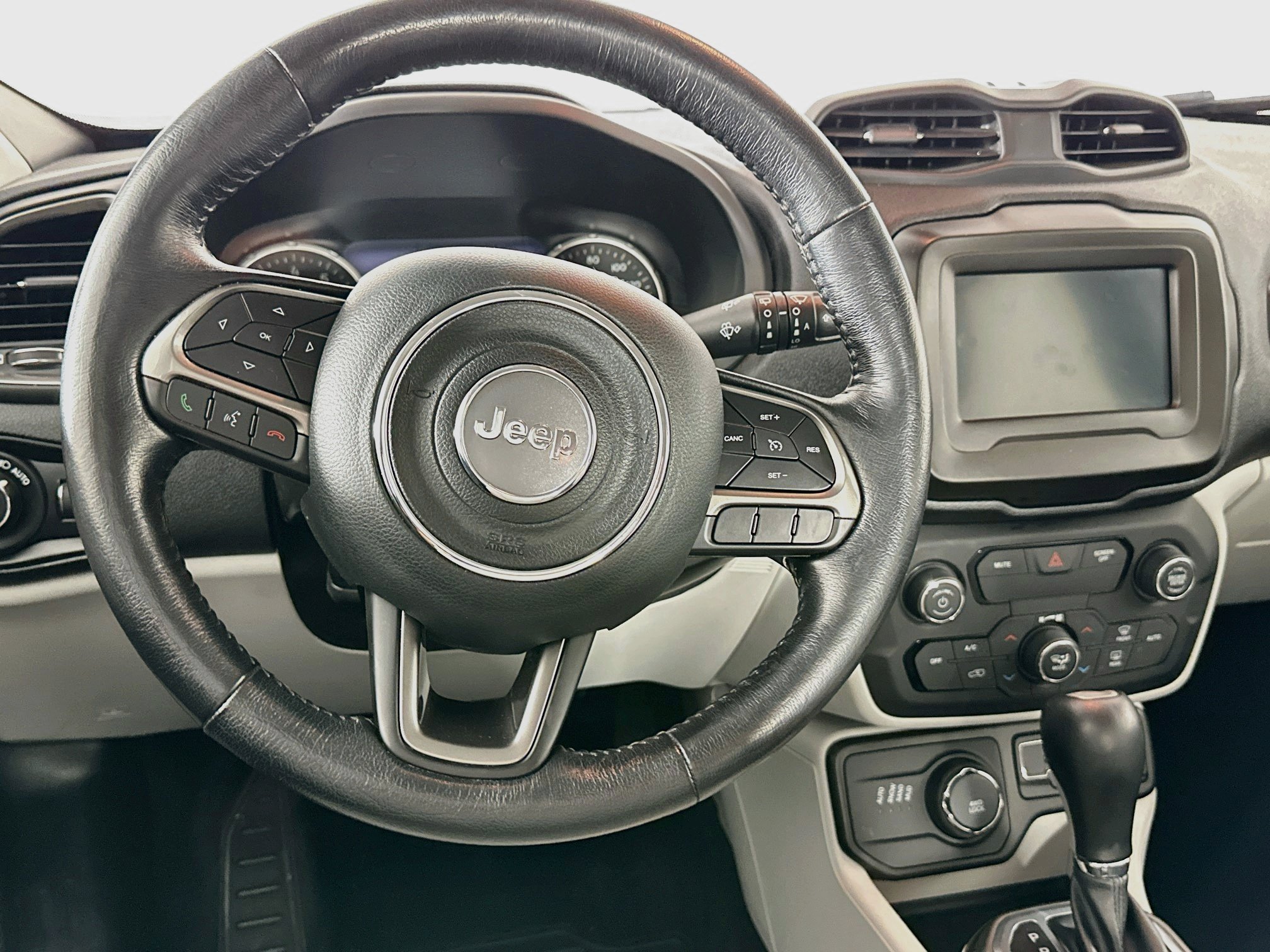 Used 2019 Jeep Renegade Limited w/ LED Lighting Group AWD/4WD image 17
