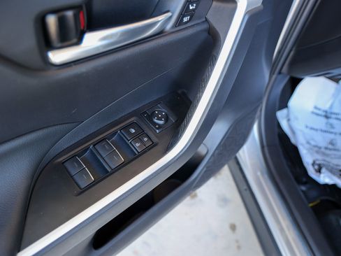 Used 2022 Toyota RAV4 XLE Premium image 36