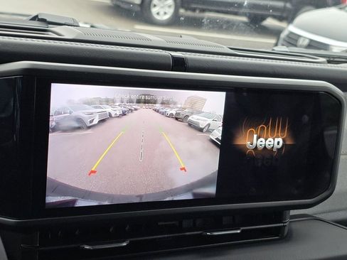 Used 2026 Jeep Wrangler Sahara image 9