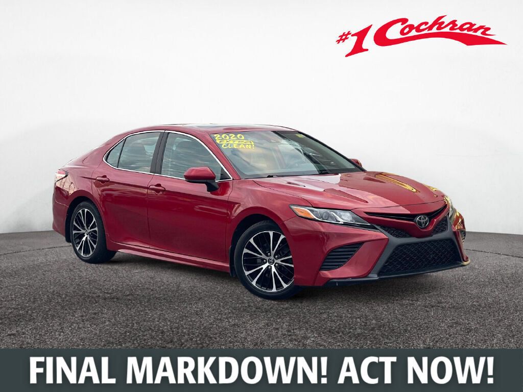 Used 2020 Toyota Camry SE FWD image 1