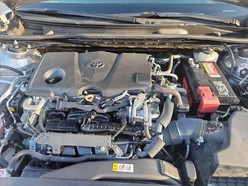 Certified 2018 Toyota Camry XLE image 32