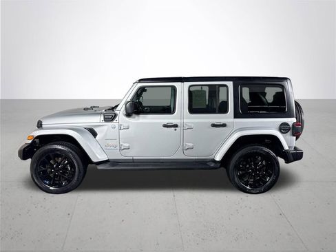 Used 2023 Jeep Wrangler Unlimited Sahara w/ Cold Weather Group AWD/4WD image 9