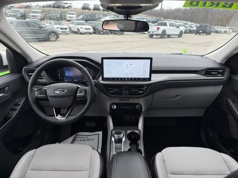 Used 2024 Ford Escape SE FWD image 17
