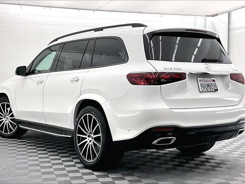 Used 2026 Mercedes-Benz GLS 450 4MATIC image 10