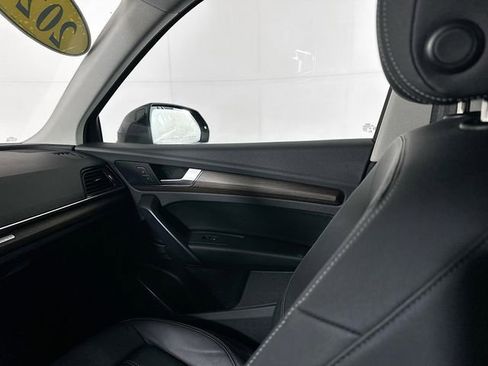Used 2023 Audi Q5 2.0T Premium w/ Convenience Package image 24