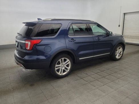 Used 2017 Ford Explorer XLT w/ Equipment Group 202A AWD/4WD image 10