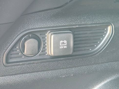 Used 2025 Jeep Grand Cherokee Altitude image 30