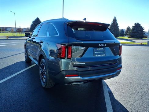 Certified 2025 Kia Sorento S w/ Panoramic Sunroof Package image 2