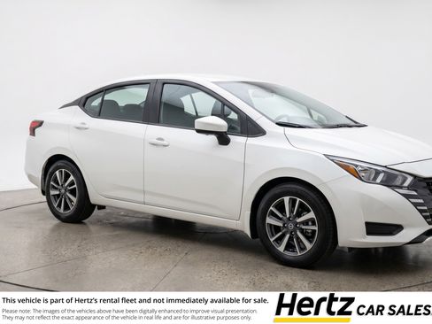 Used 2025 Nissan Versa SV FWD image 1