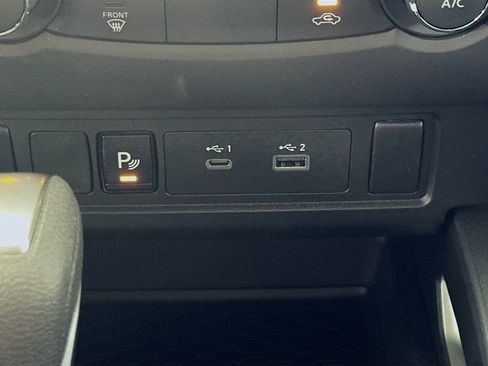 Used 2025 Nissan Frontier SV image 30