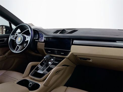Certified 2023 Porsche Cayenne Coupe image 26