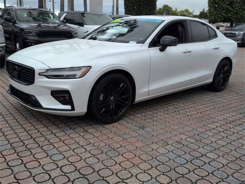 Certified 2024 Volvo S60 B5 Plus image 3