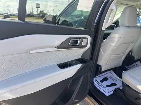 New 2026 Ford Explorer Platinum w/ LUX Leather Package image 27