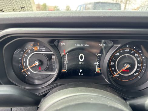 New 2025 Jeep Wrangler Unlimited Rubicon w/ Convenience Group image 21