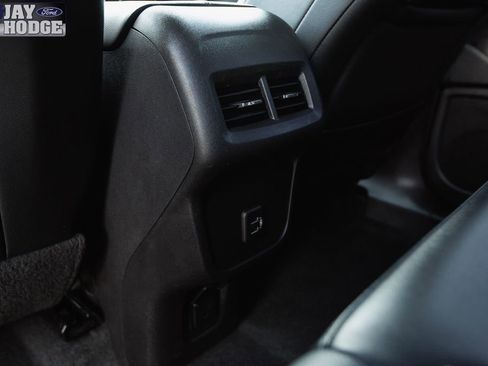 Used 2024 GMC Terrain SLT image 9