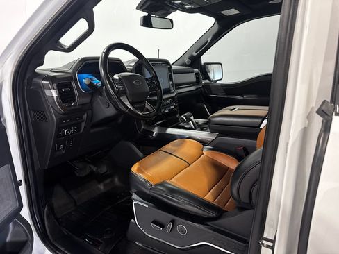 Used 2021 Ford F150 Platinum w/ FX4 Off-Road Package AWD/4WD image 18