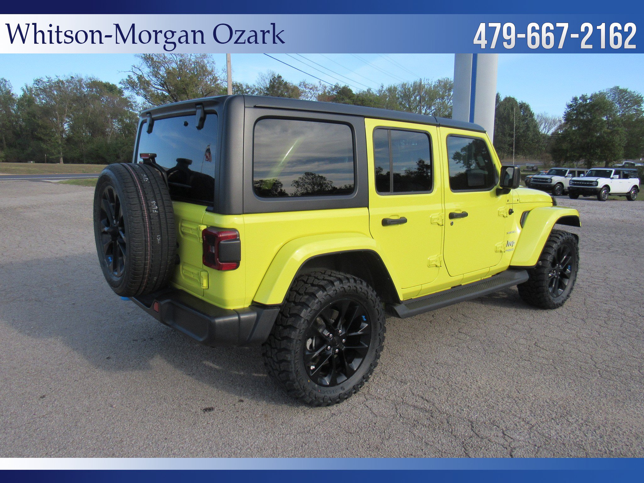 Used 2022 Jeep Wrangler Unlimited Sahara w/ Cold Weather Group AWD/4WD image 12