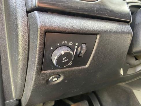 Used 2020 Jeep Grand Cherokee Altitude AWD/4WD image 17