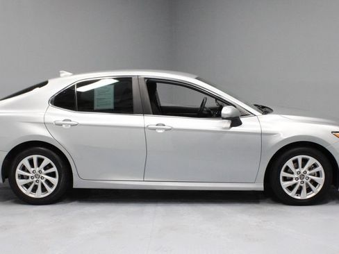Used 2024 Toyota Camry LE FWD image 11