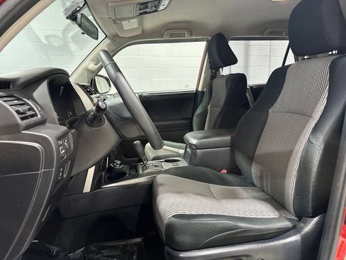 Used 2016 Toyota 4Runner SR5 AWD/4WD image 13