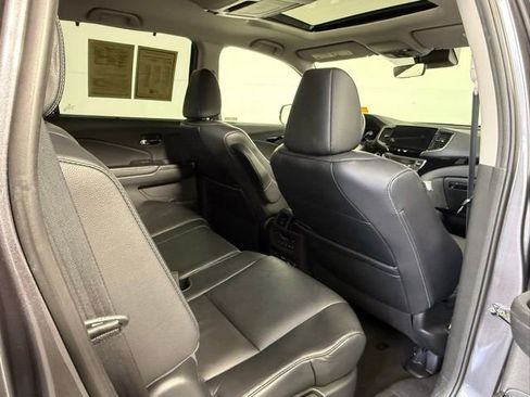Used 2019 Honda Pilot Touring image 47