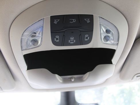 Used 2023 Chrysler Pacifica Touring-L FWD image 55