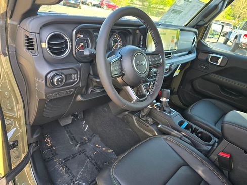 New 2026 Jeep Gladiator Willys AWD/4WD image 19