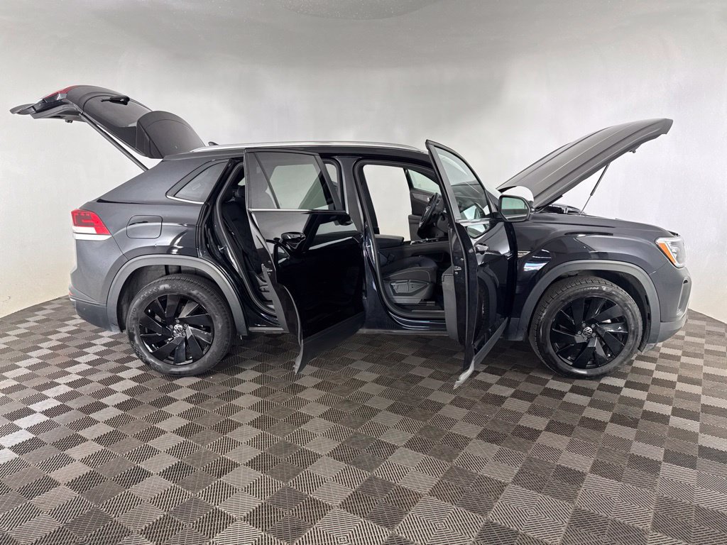 Used 2025 Volkswagen Atlas Cross Sport SE AWD/4WD image 21