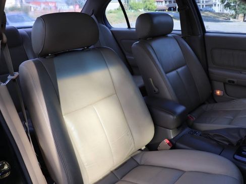 Used 1997 Nissan Maxima GXE FWD image 18