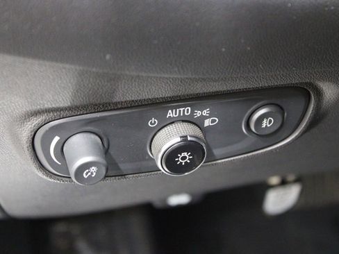 Used 2021 Chevrolet Equinox Premier image 27