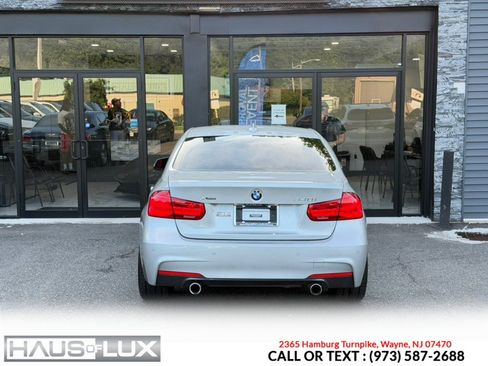 Used 2017 BMW 340i xDrive Sedan w/ Premium Package Enhanced AWD/4WD image 17