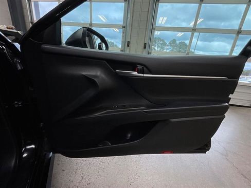 Used 2022 Toyota Camry LE FWD image 27