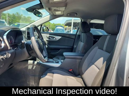 Used 2025 Chevrolet Blazer LT FWD image 2