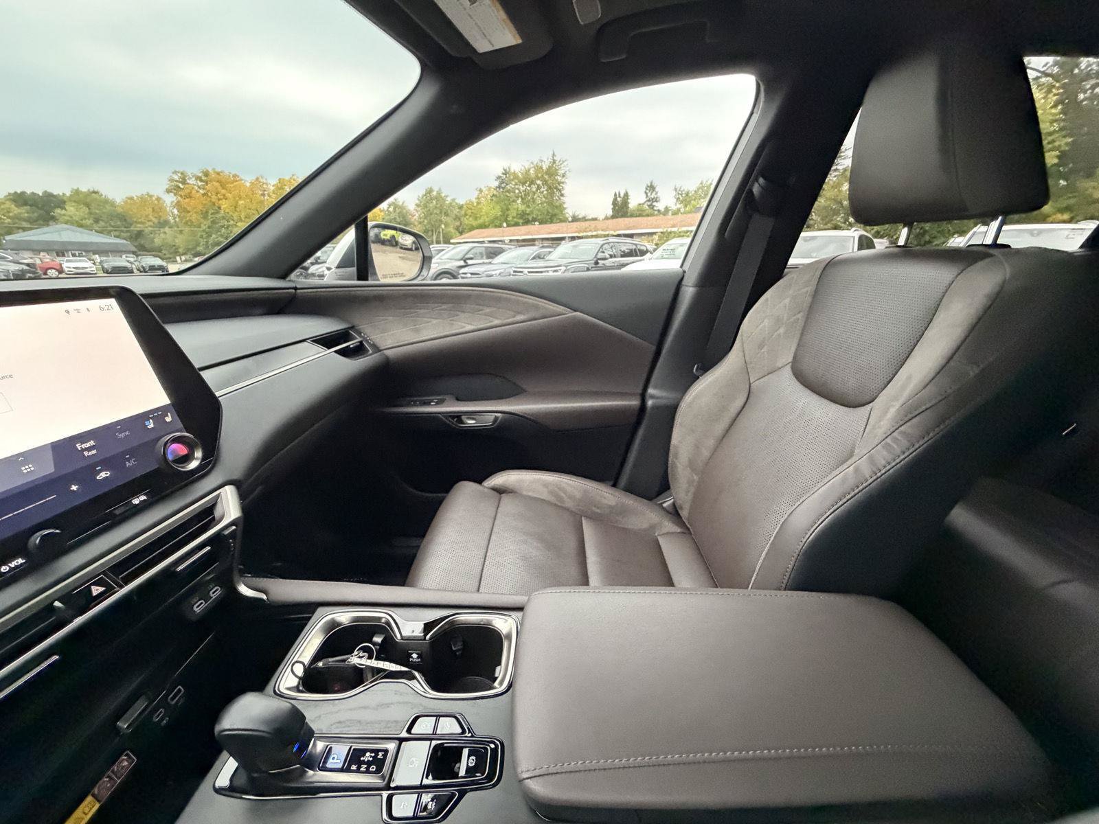 Used 2023 Lexus RX 350 AWD w/ Accessory Package image 20