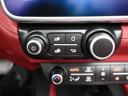 Used 2020 Ferrari Portofino RWD image 23