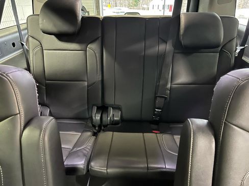 Used 2020 Chevrolet Suburban LT image 21